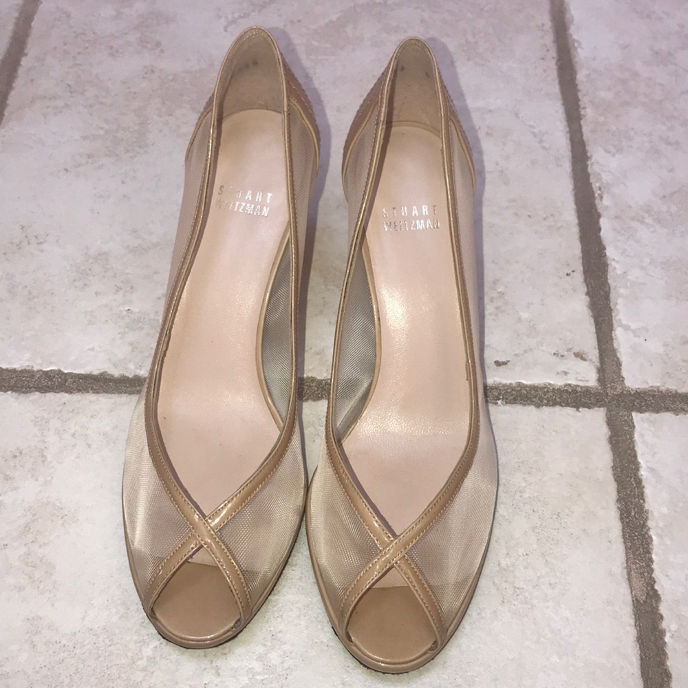 Stuart Weitzman Size 8 Beige/Tan heels